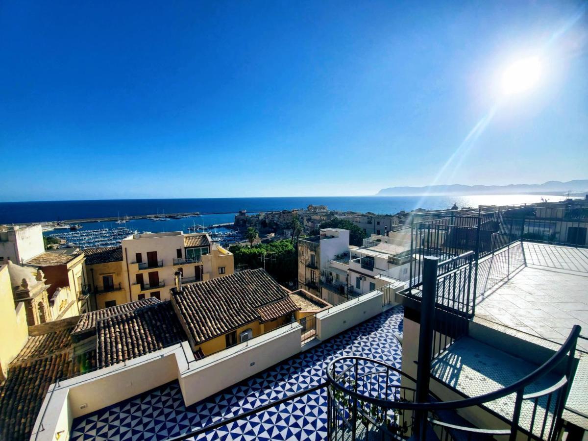Palazzo Del Golfo Penthouse Apartment Castellammare del Golfo Bagian luar foto