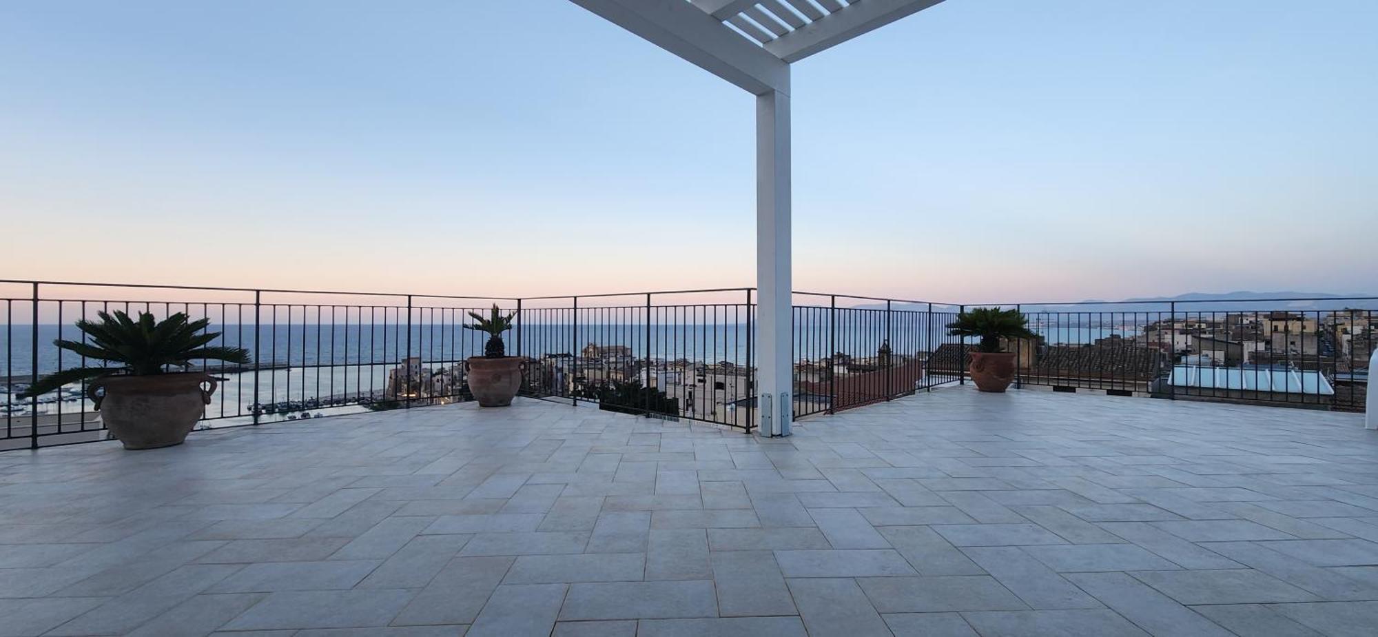Palazzo Del Golfo Penthouse Apartment Castellammare del Golfo Bagian luar foto
